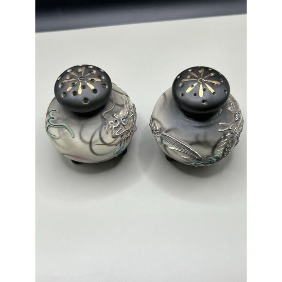 Vintage Japan Moriage Dragonware Porcelain Salt & Pepper Shakers New - Picture 5 of 9